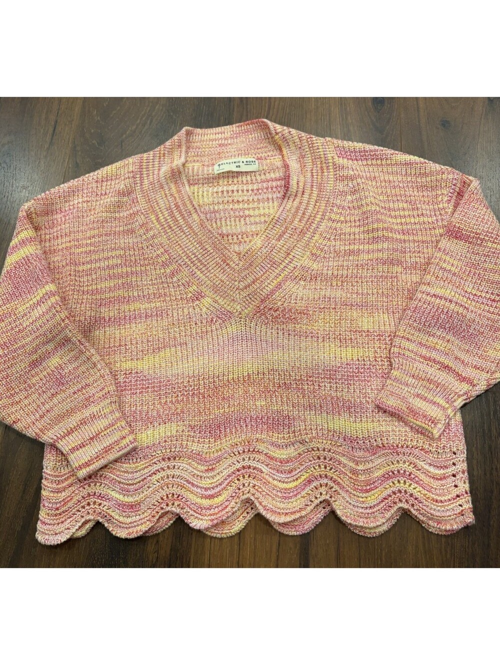Electric & Rose Multicolor Scalloped Hem Pullover V Neck Sweater XS